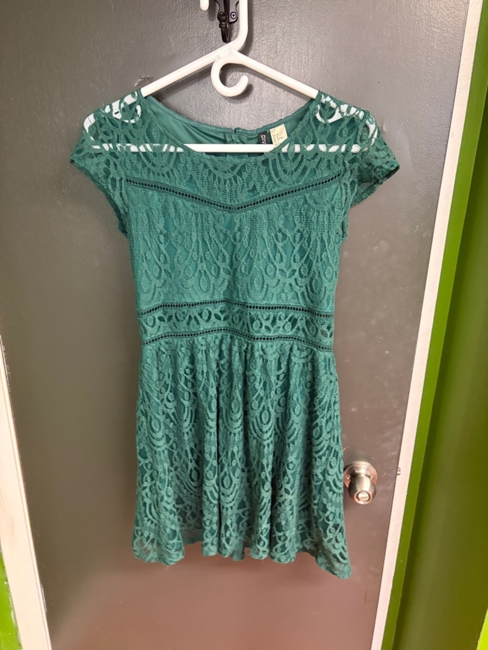 H&M Divided Lace Fit & Flare Dress in Green. Sz 8